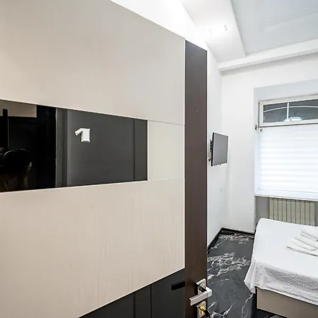 Heart Of Deribas 9 Hotel
